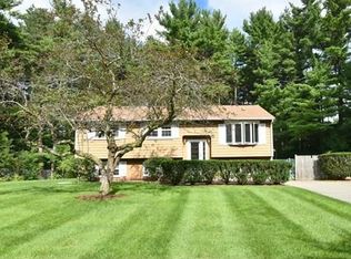 10 Stafford Ln, Billerica, MA 01821