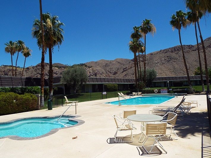 Community Pool and Spa