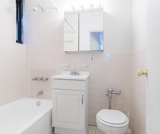 5th image of 336 E 90th St APT 2D