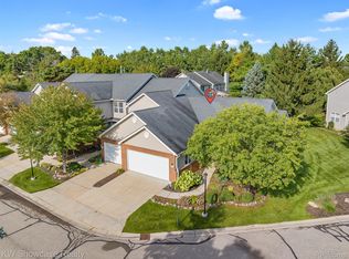 1417 Steeplechase Ct, Howell, MI 48843
