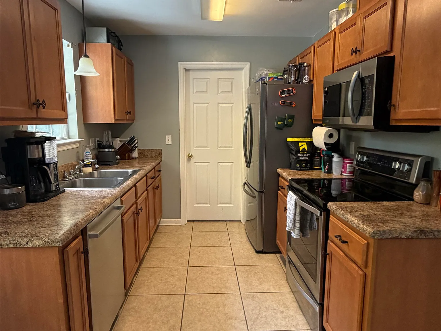 3 bed, 1222 sqft, $2,000 — Photo 2