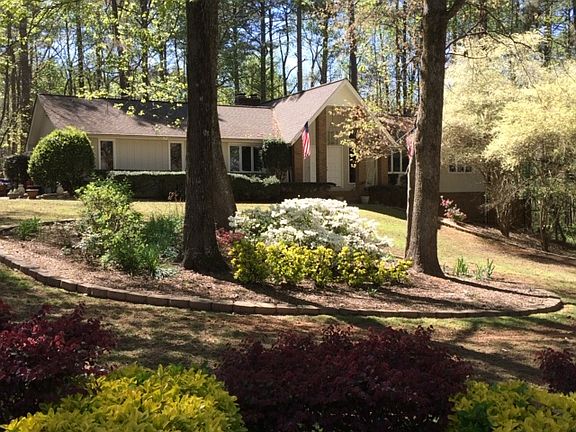 Huge lot with lots of flower