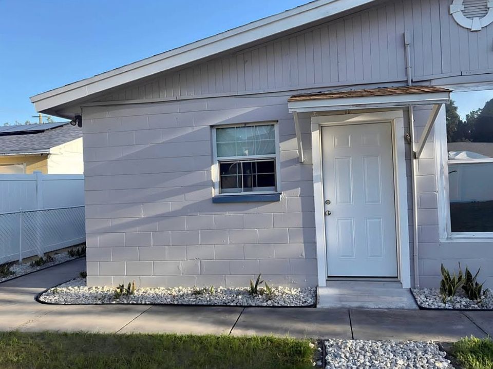 1st image of 104 W Brentridge Dr #2
