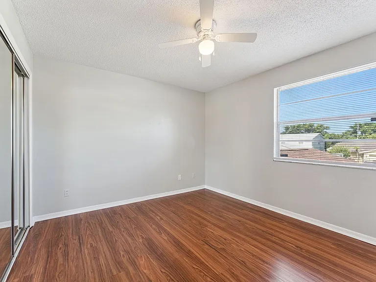 535 Verbena Ct — Photo 7