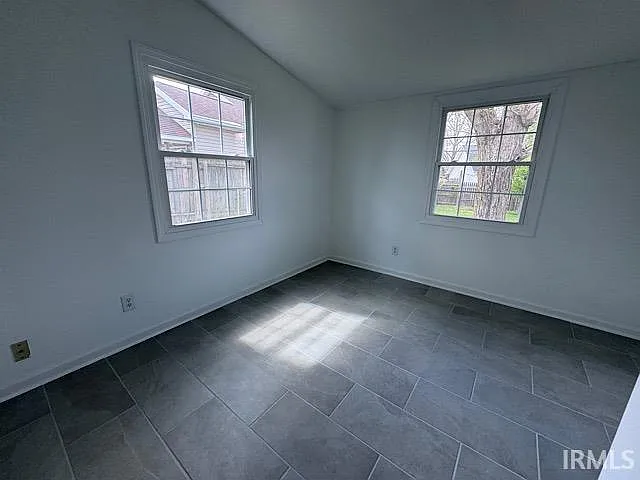 3001 N Westwood Rd — Photo 16