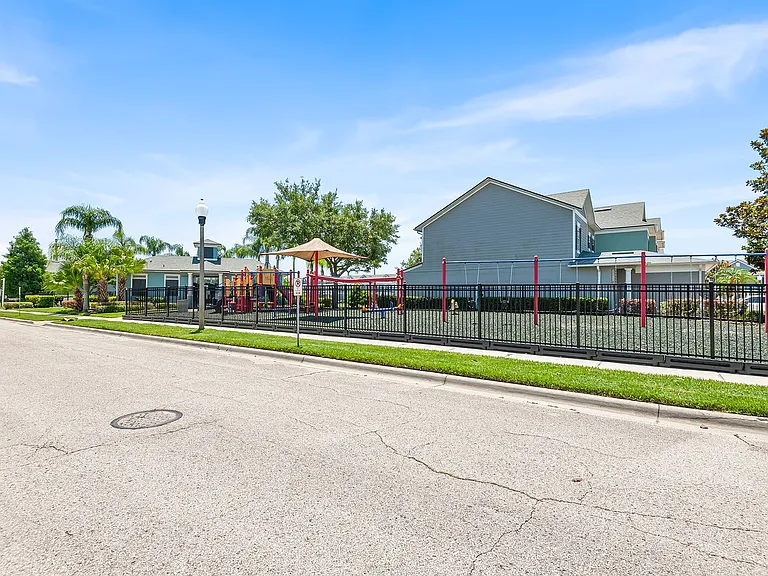 10077 Moorshire Cir — Photo 17