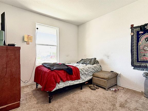 3rd image of 6735 Carlton Crst