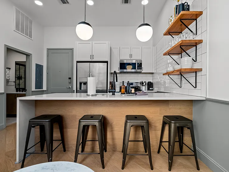 2212 Morris Ave #300 — Photo 13
