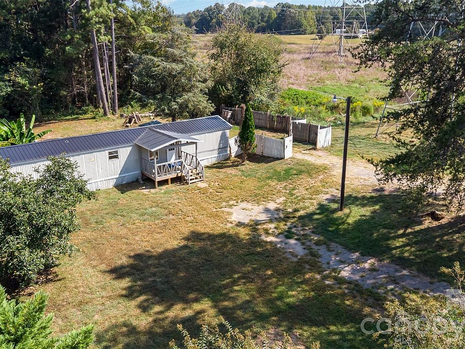 1st image of 364 Paraham Rd S
