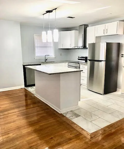 2440 Edgewater Dr SW — Photo 5