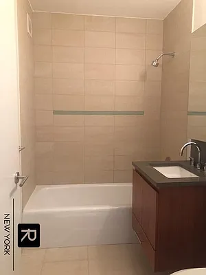 Rented by R New York | media 34