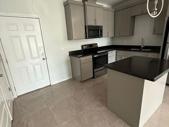 5th image of 219 Fig Dr APT 2