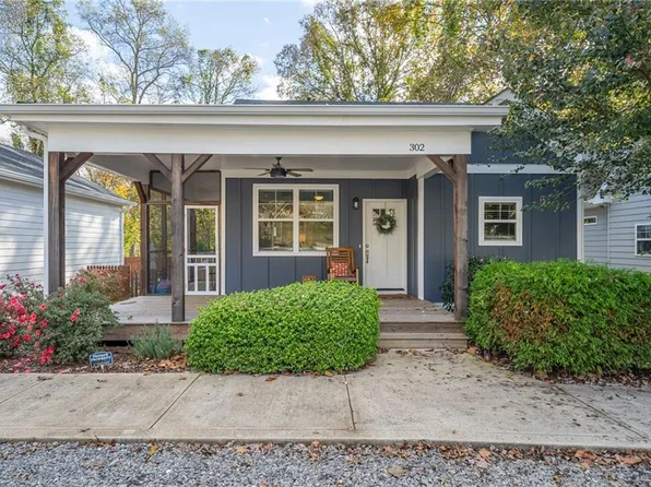 302 Cottage Ct, Ball Ground, GA 30107
