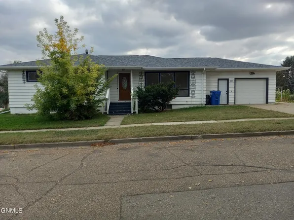 301 5th St NW, Beulah, ND 58523