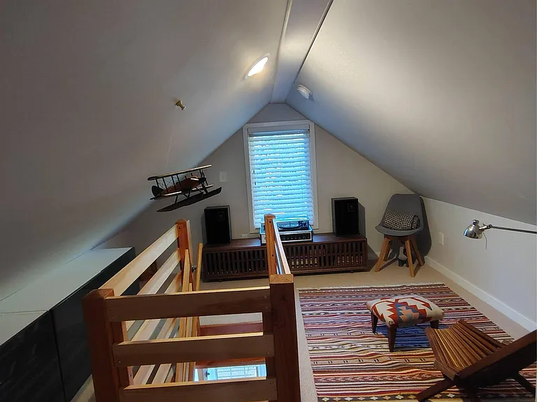241 N Helen Ave — Photo 7