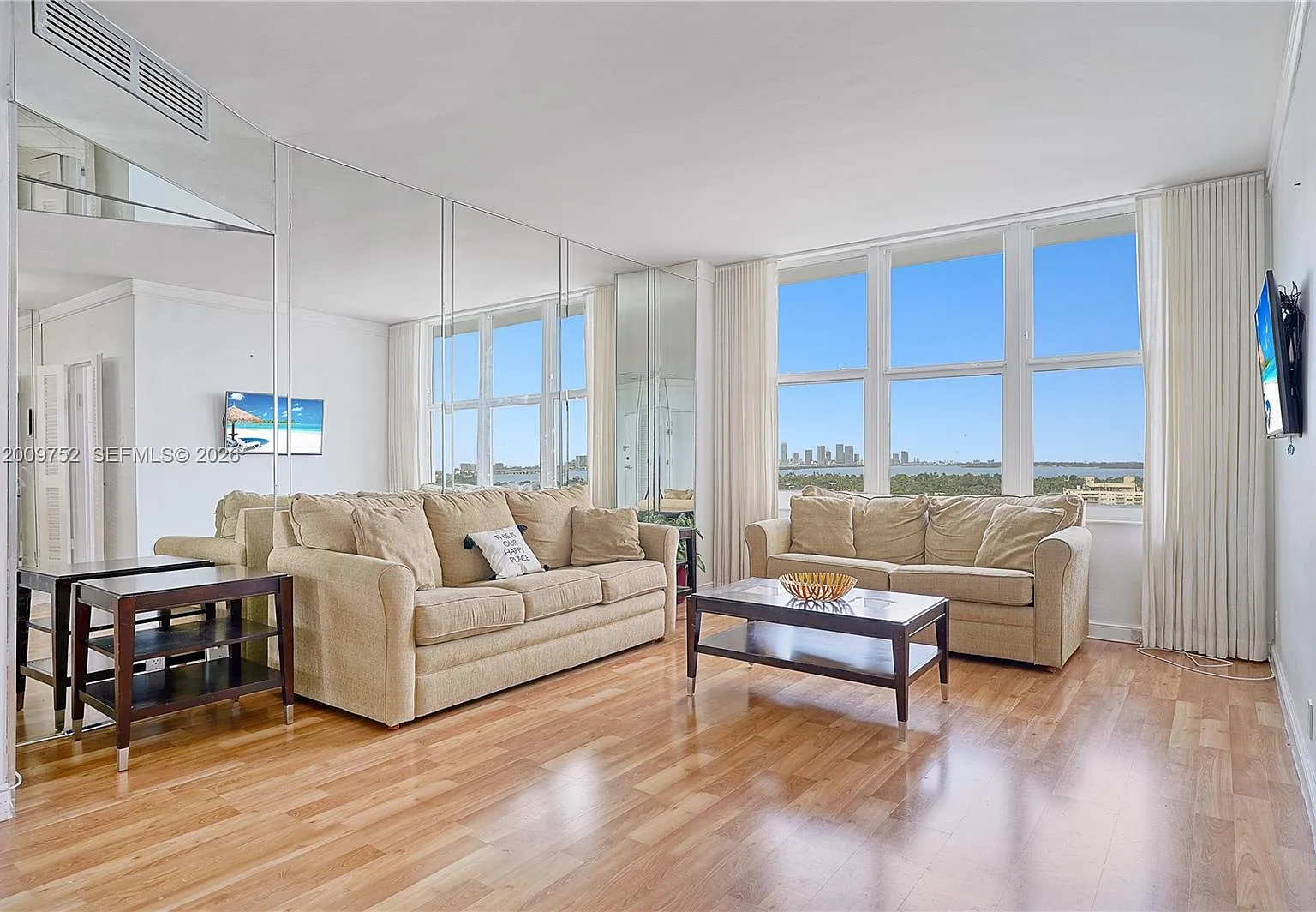 Mimosa Condo — Photo 1