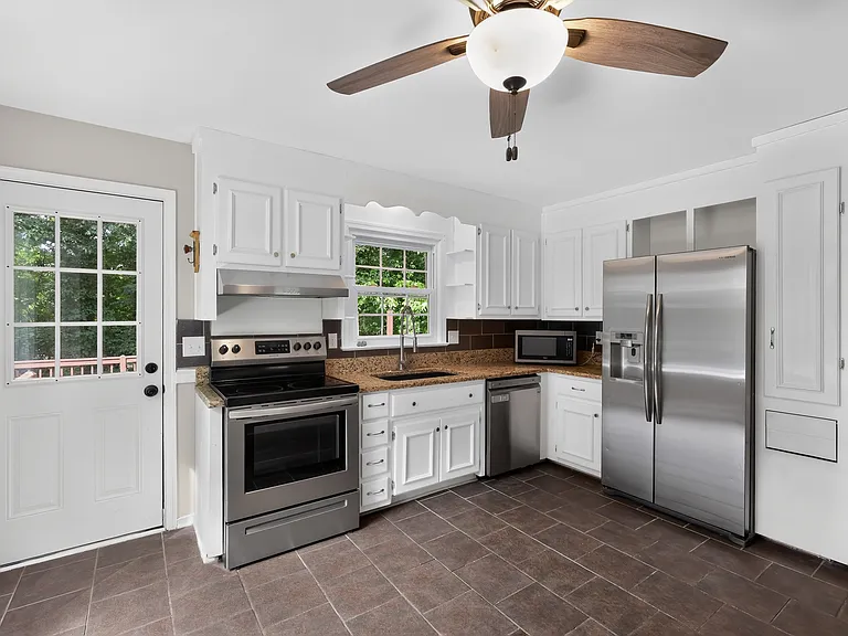 12505 Mandolin Dr — Photo 5