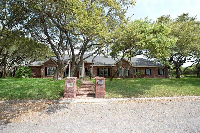 1st image of 409 Cherry Hills Dr