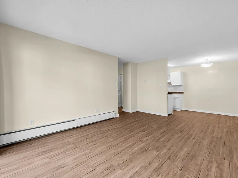 5130 Irving St — Photo 16