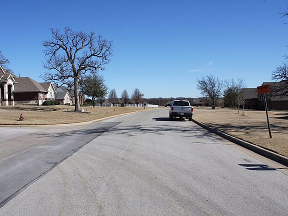 4th image of 4008 Pheasant Run Dr