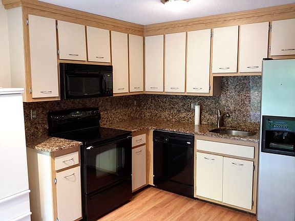 2nd image of 1900 Skyline Dr Unit 2
