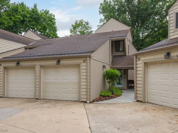 12 Landings Way, Avon Lake, OH 44012