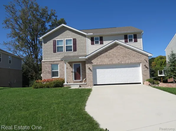 10884 Island Lake Dr, Taylor, MI 48180