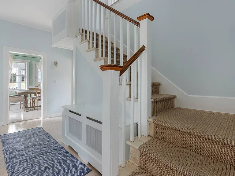 80 Tuckahoe Ln — Photo 6