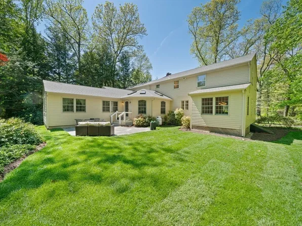 6 Garfield St, Lexington, MA 02421