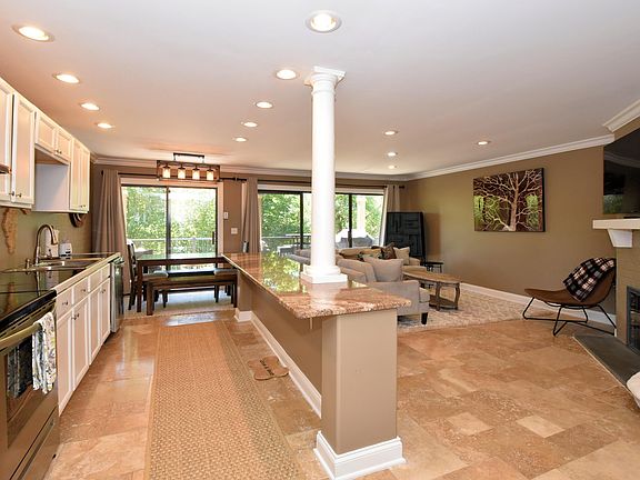4th image of 18 Abbey Villa Cir Unit C