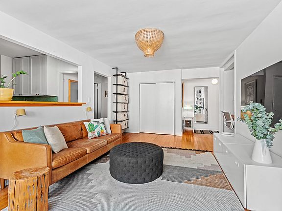 3rd image of 400 E 17th St APT 309