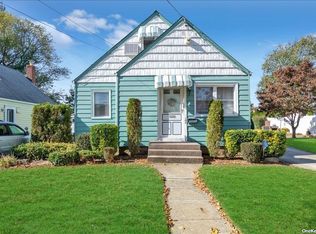 104 Belmont Blvd, Elmont, NY 11003