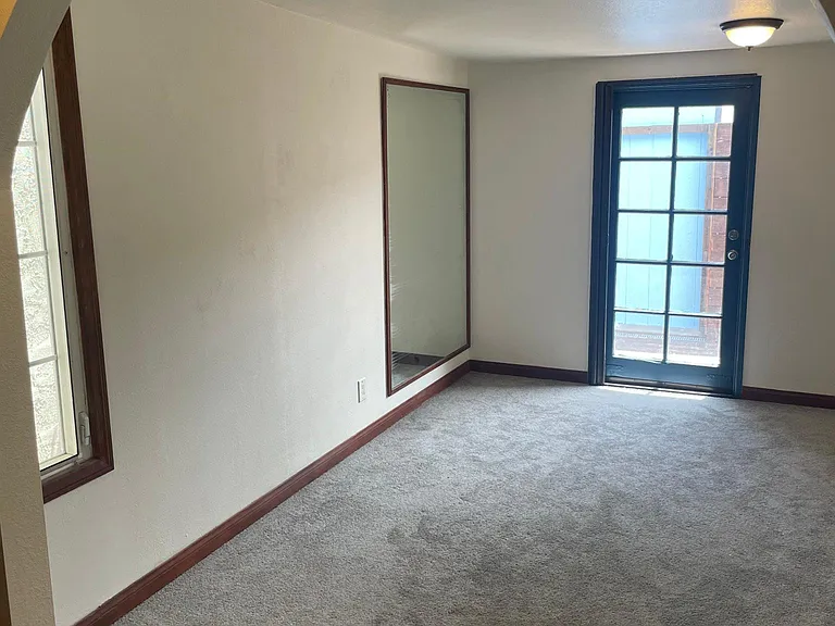 4851 Voltaire St — Photo 9