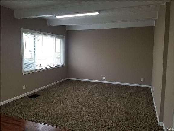 4th image of 1124 Hunter Ave