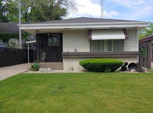 1628 Oregon St, Racine, WI 53405