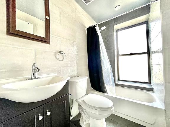 5th image of 920 E 34th St #2B