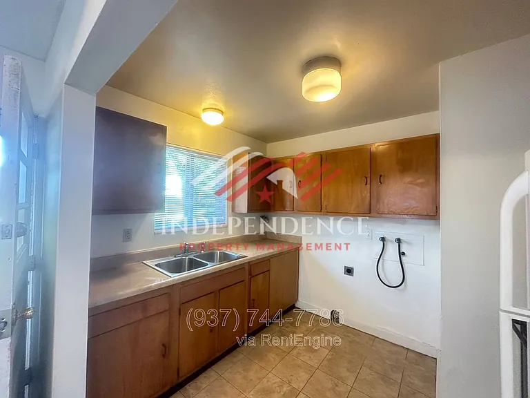 807 E Trotwood Blvd — Photo 9