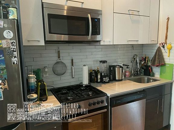 4th image of 32 Belvidere St APT 3L