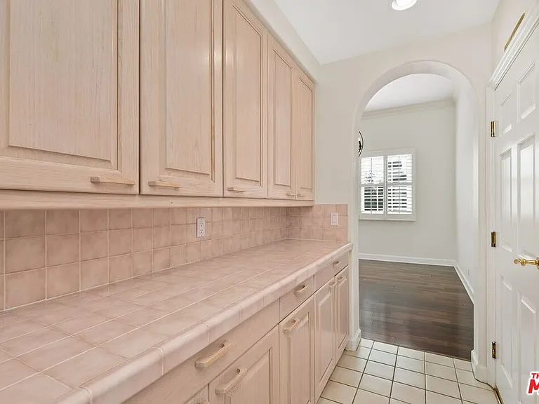 11815 Folkstone Ln — Photo 17
