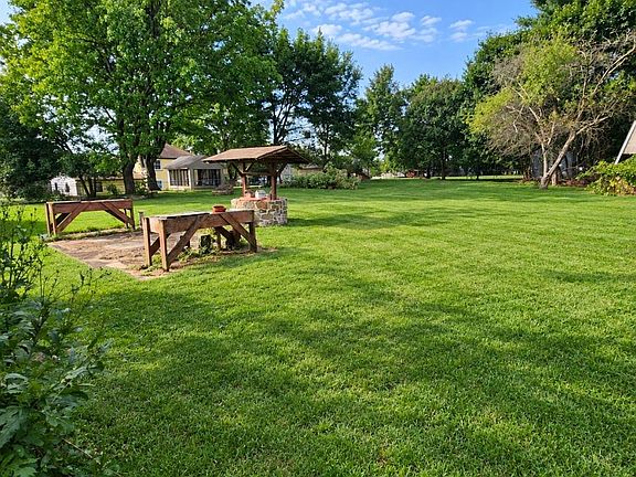 4th image of 1184 Fairmont Dr