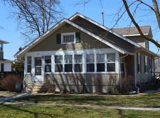309 E 9th St, Vinton, IA 52349