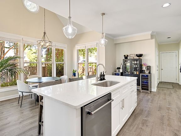 4th image of 3276 Kinderhill Cir