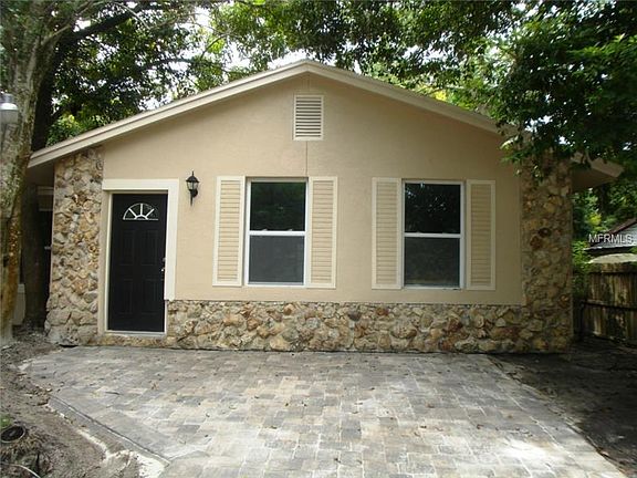 3rd image of 1219 Lake Lucerne Cir