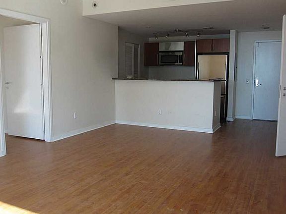 4th image of 300 S Biscayne Blvd APT 1806