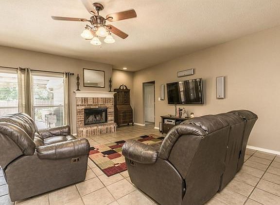 5th image of 1365 Woodlands Dr