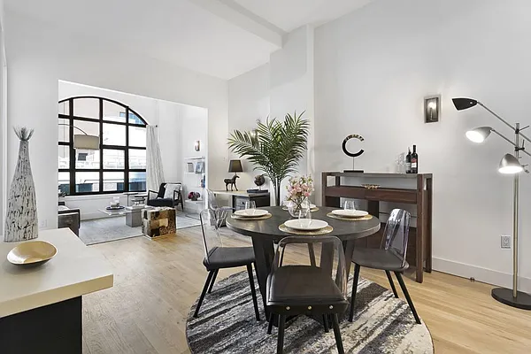 Rented by EXR | media 31