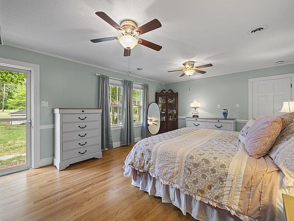 4th image of 107 Edgewood Dr