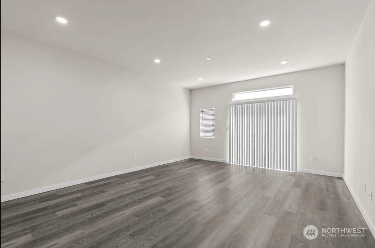 3 bed, 1548 sqft, $3,800 — Photo 1