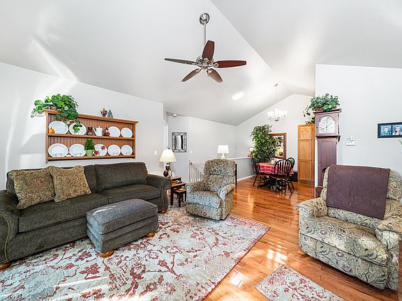 3rd image of 3303 Cottonwood Ct