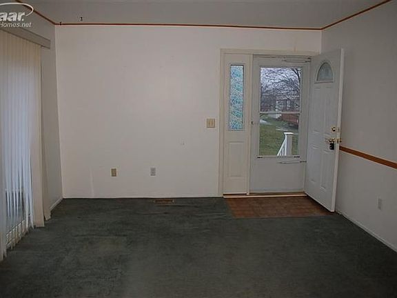 3rd image of 9370 Parkwood N